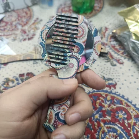 IMG 20241106 202130 آینه و شانه طرح منبت کودکانه