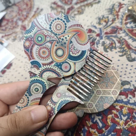 IMG 20241106 202140 آینه و شانه طرح منبت کودکانه